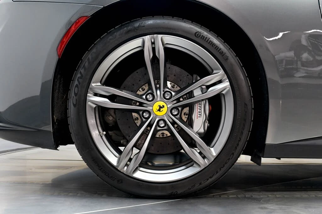 2017 Ferrari GTC4Lusso - Image 23 of 31