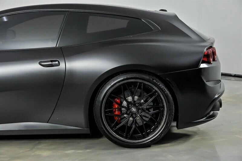2017 Ferrari GTC4Lusso - Image 8 of 31