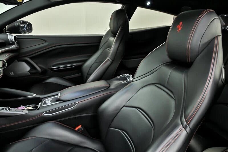 2017 Ferrari GTC4Lusso - Image 24 of 31