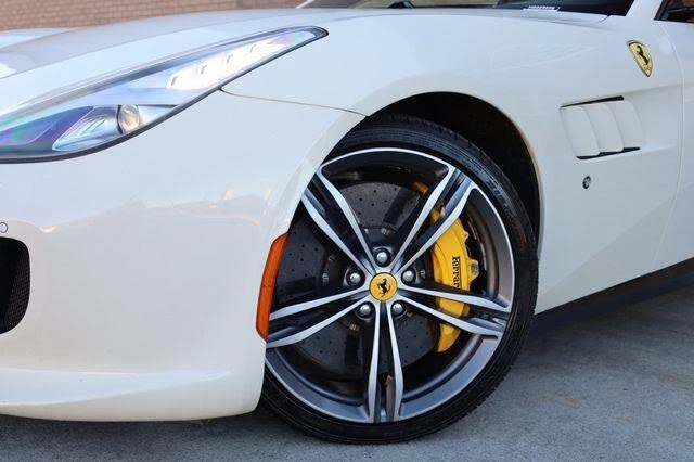 2017 Ferrari GTC4Lusso - Image 10 of 31