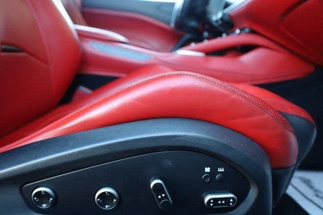 2017 Ferrari GTC4Lusso - Image 27 of 31