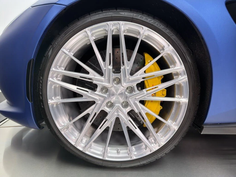 2017 Ferrari GTC4Lusso - Image 13 of 22
