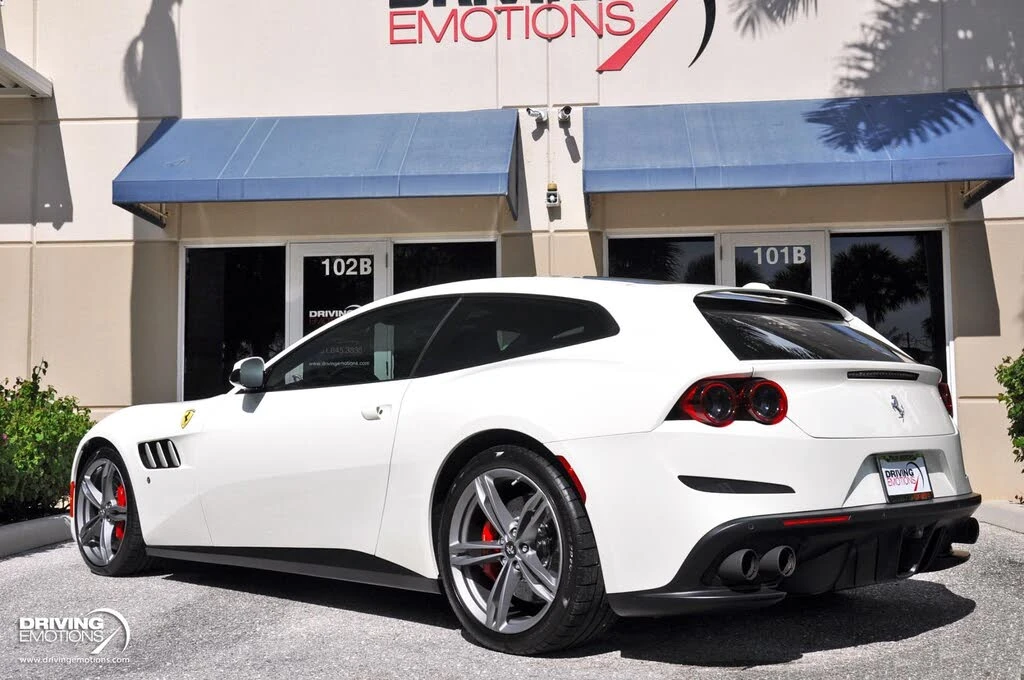 2017 Ferrari GTC4Lusso - Image 27 of 31