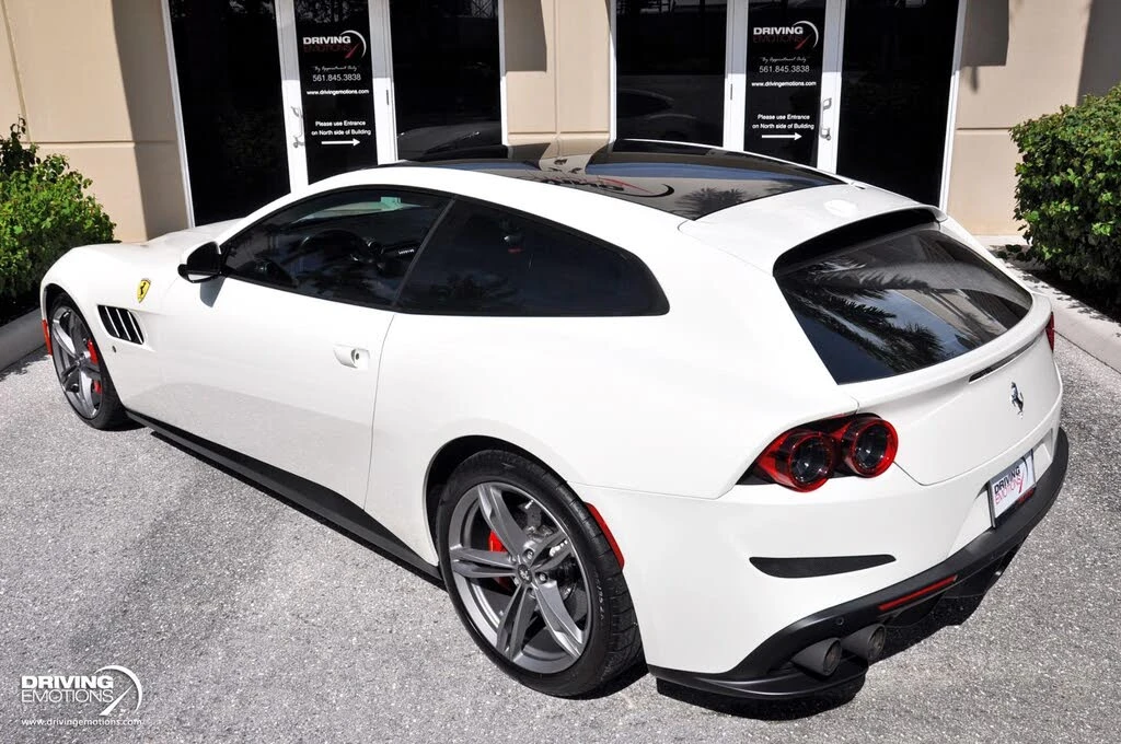 2017 Ferrari GTC4Lusso - Image 28 of 31