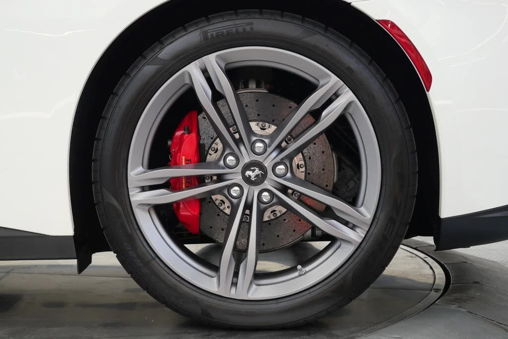 2017 Ferrari GTC4Lusso - Image 11 of 31