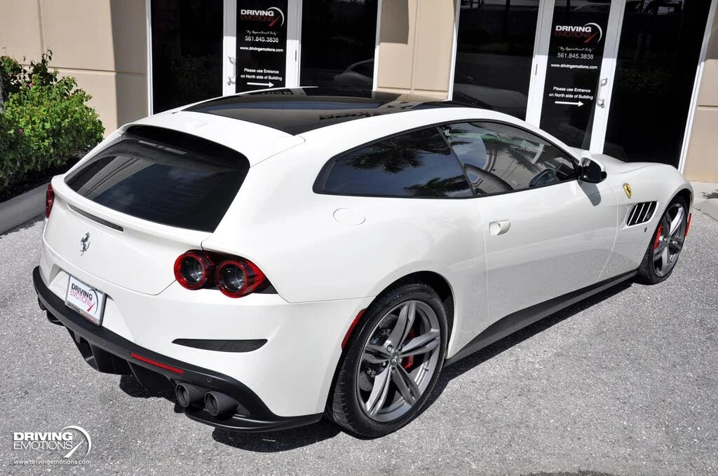 2017 Ferrari GTC4Lusso - Image 19 of 31