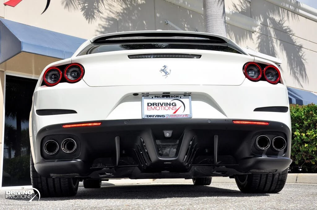 2017 Ferrari GTC4Lusso - Image 21 of 31