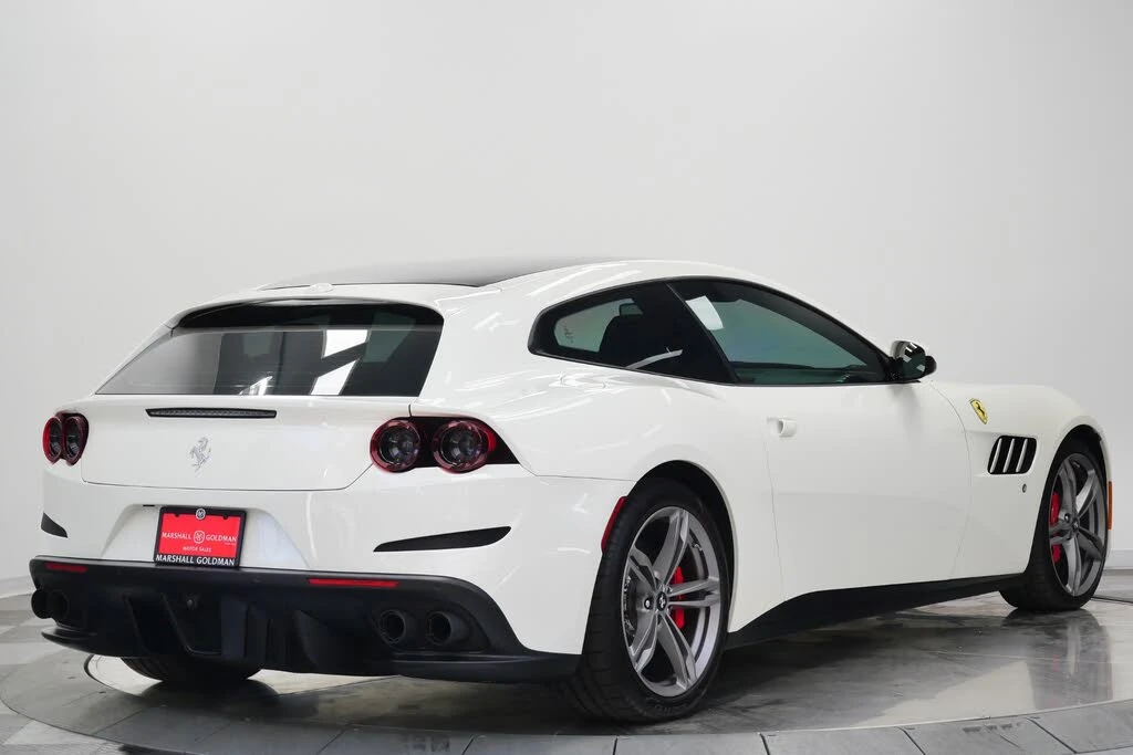 2017 Ferrari GTC4Lusso - Image 9 of 31