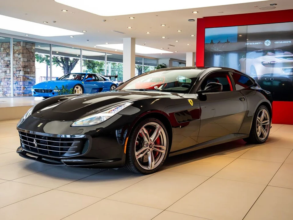 2017 Ferrari GTC4Lusso - Image 4 of 31