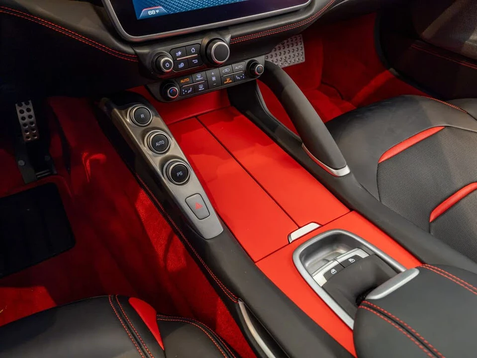 2017 Ferrari GTC4Lusso - Image 17 of 31