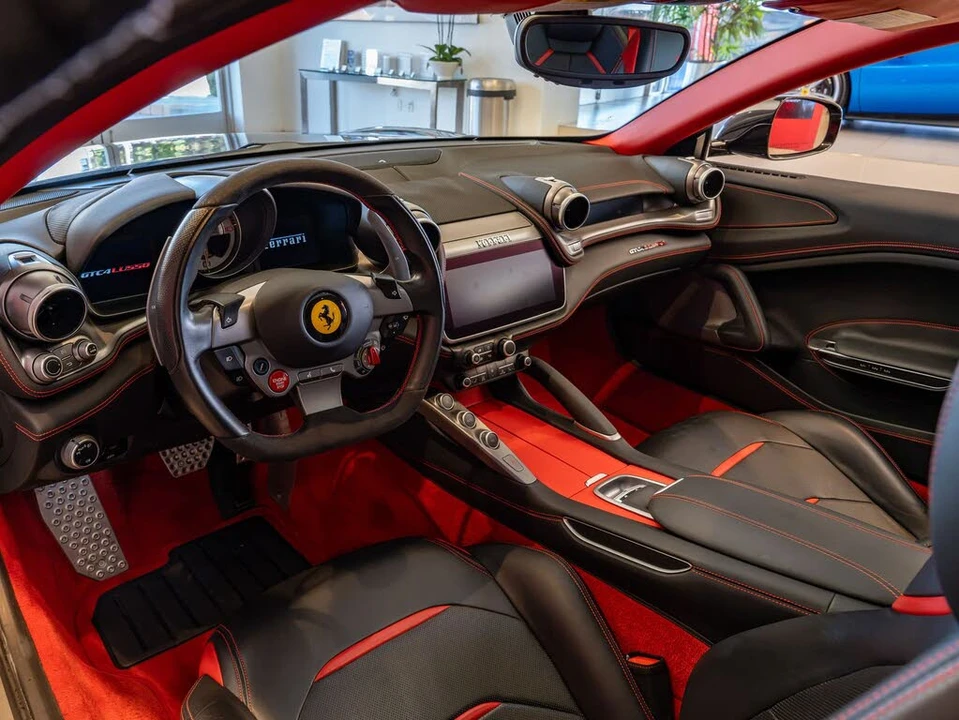 2017 Ferrari GTC4Lusso - Image 9 of 31