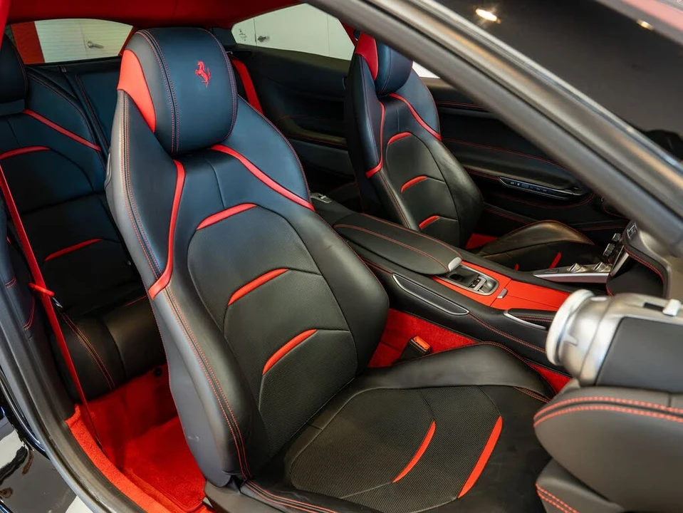 2017 Ferrari GTC4Lusso - Image 21 of 31