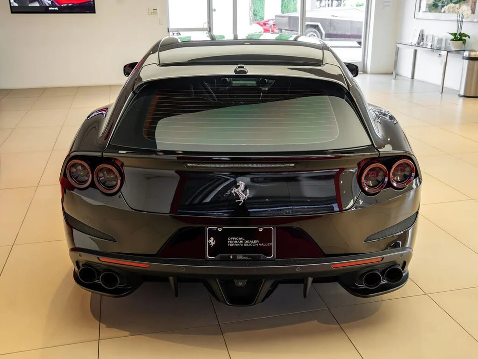 2017 Ferrari GTC4Lusso - Image 5 of 31