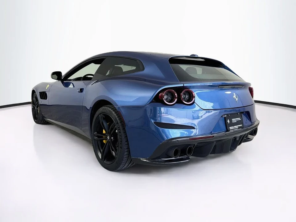 2017 Ferrari GTC4Lusso - Image 5 of 7