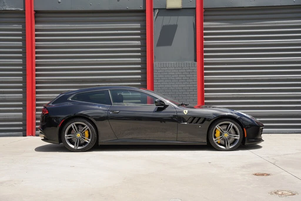 2017 Ferrari GTC4Lusso - Image 11 of 31