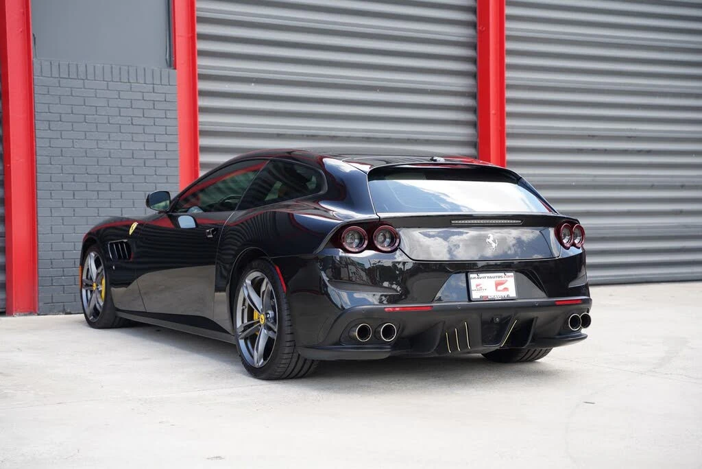 2017 Ferrari GTC4Lusso - Image 13 of 31