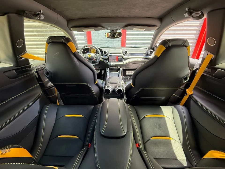 2017 Ferrari GTC4Lusso - Image 27 of 31