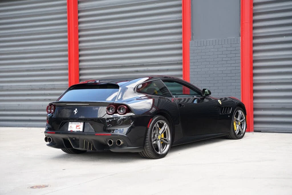 2017 Ferrari GTC4Lusso - Image 12 of 31