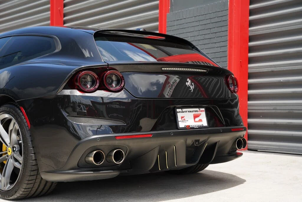 2017 Ferrari GTC4Lusso - Image 7 of 31