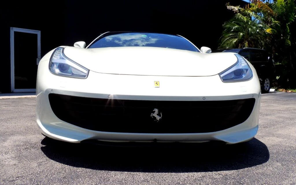 2017 Ferrari GTC4Lusso - Image 11 of 31