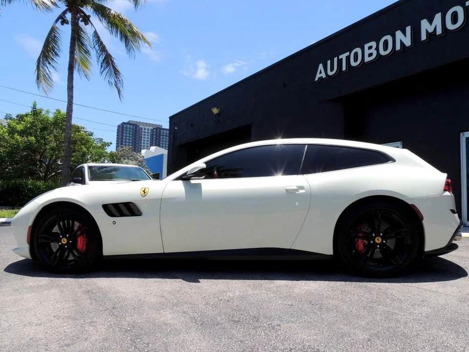 2017 Ferrari GTC4Lusso - Image 3 of 31