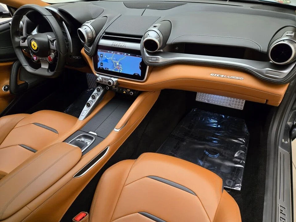 2017 Ferrari GTC4Lusso - Image 29 of 31