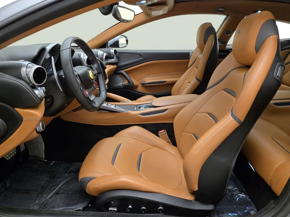 2017 Ferrari GTC4Lusso - Image 18 of 31