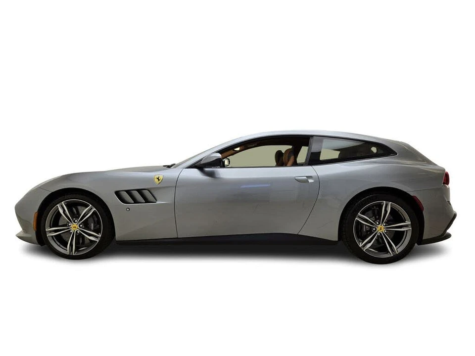 2017 Ferrari GTC4Lusso - Image 10 of 31