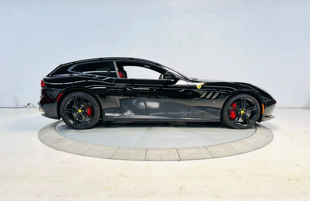 2017 Ferrari GTC4Lusso - Image 3 of 31