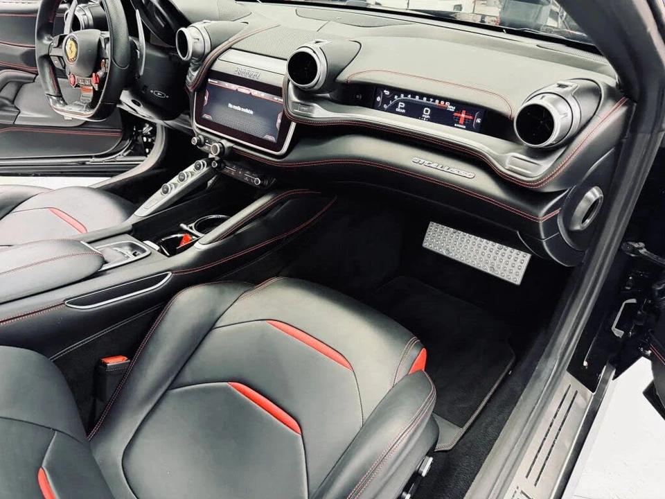 2017 Ferrari GTC4Lusso - Image 12 of 31
