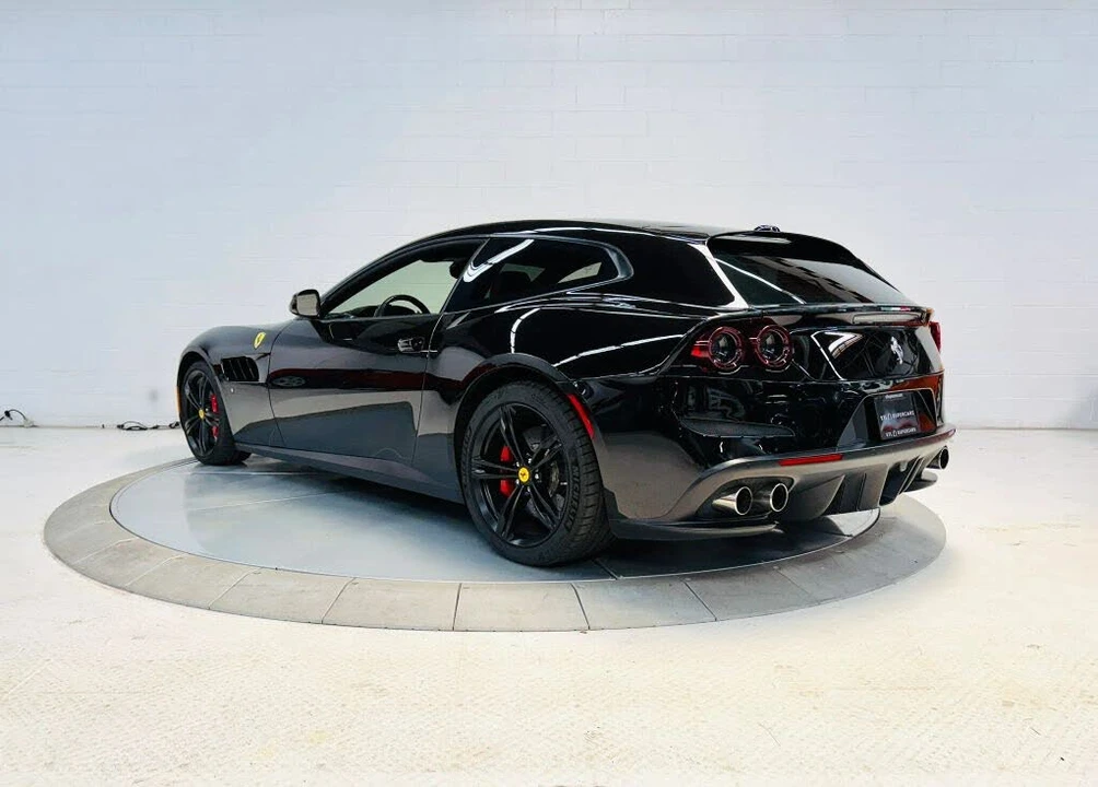 2017 Ferrari GTC4Lusso - Image 9 of 31