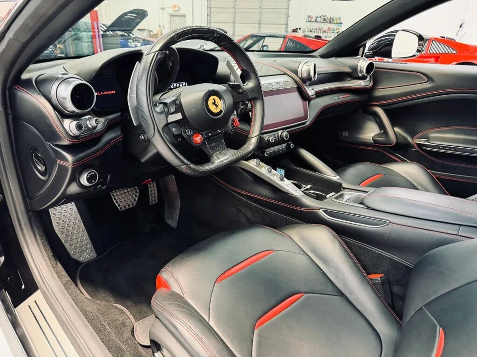 2017 Ferrari GTC4Lusso - Image 5 of 31