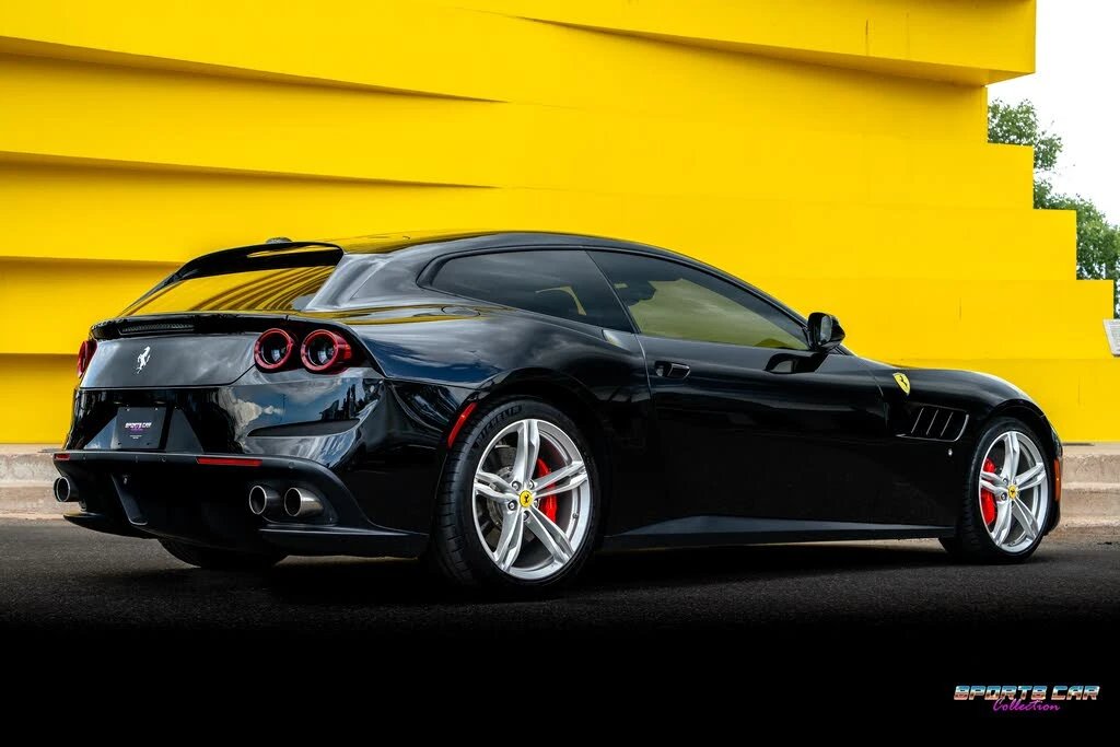 2017 Ferrari GTC4Lusso - Image 8 of 31