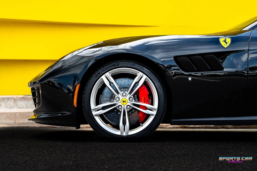 2017 Ferrari GTC4Lusso - Image 12 of 31