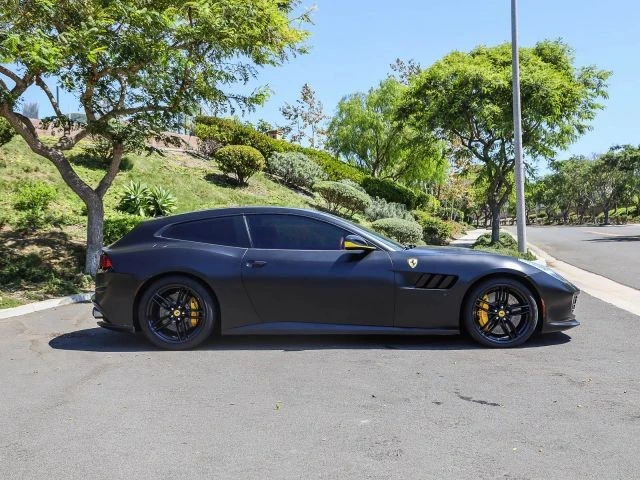 2017 Ferrari GTC4Lusso - Image 26 of 31