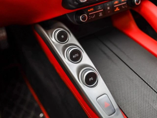 2017 Ferrari GTC4Lusso - Image 28 of 31