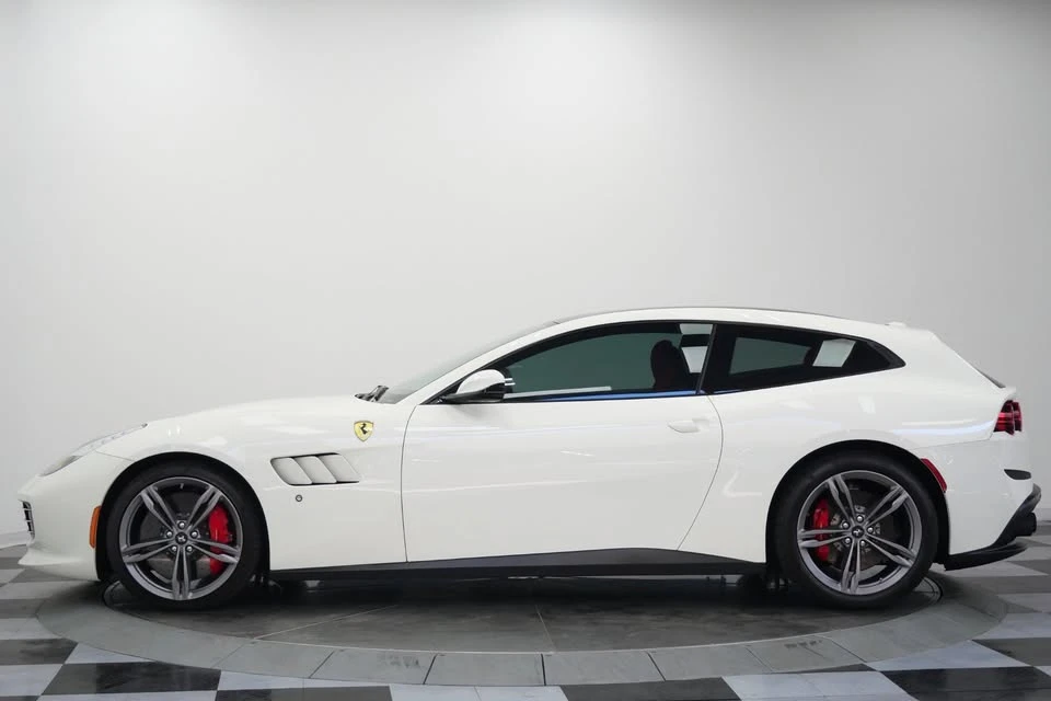 2017 Ferrari GTC4Lusso - Image 5 of 19