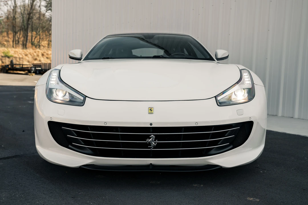 2017 Ferrari GTC4Lusso - Image 5 of 31
