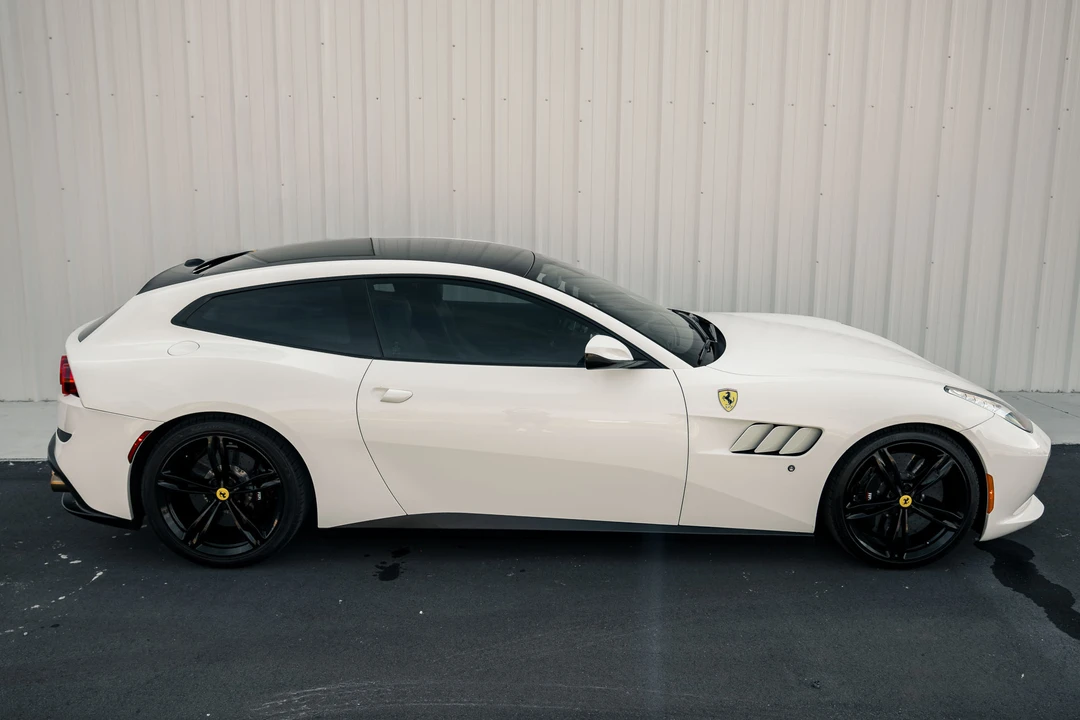 2017 Ferrari GTC4Lusso - Image 9 of 31