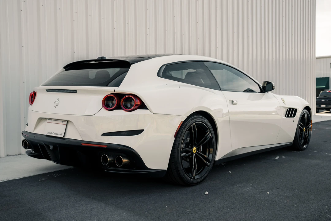 2017 Ferrari GTC4Lusso - Image 10 of 31