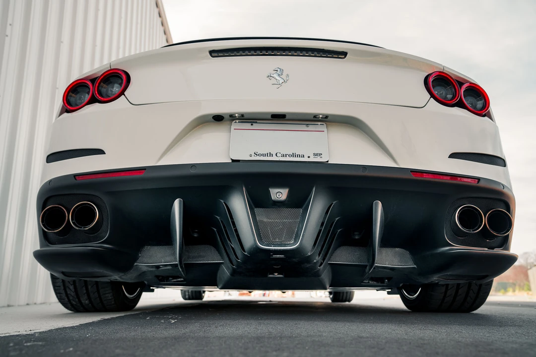 2017 Ferrari GTC4Lusso - Image 14 of 31