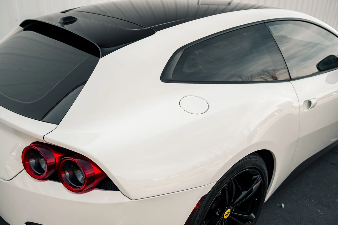 2017 Ferrari GTC4Lusso - Image 27 of 31