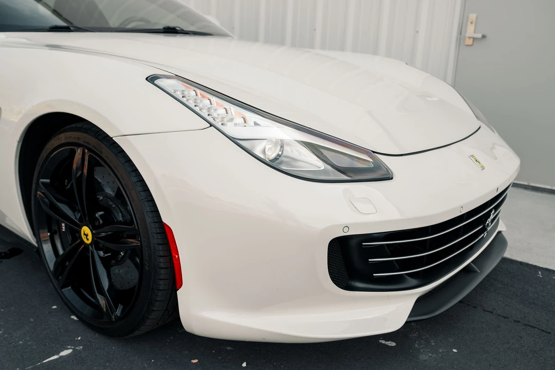 2017 Ferrari GTC4Lusso - Image 24 of 31