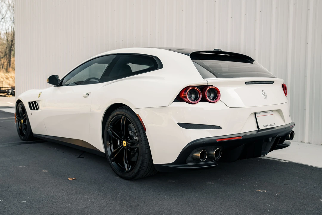 2017 Ferrari GTC4Lusso - Image 15 of 31