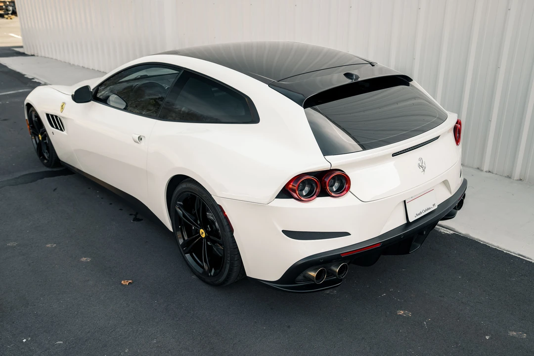2017 Ferrari GTC4Lusso - Image 16 of 31