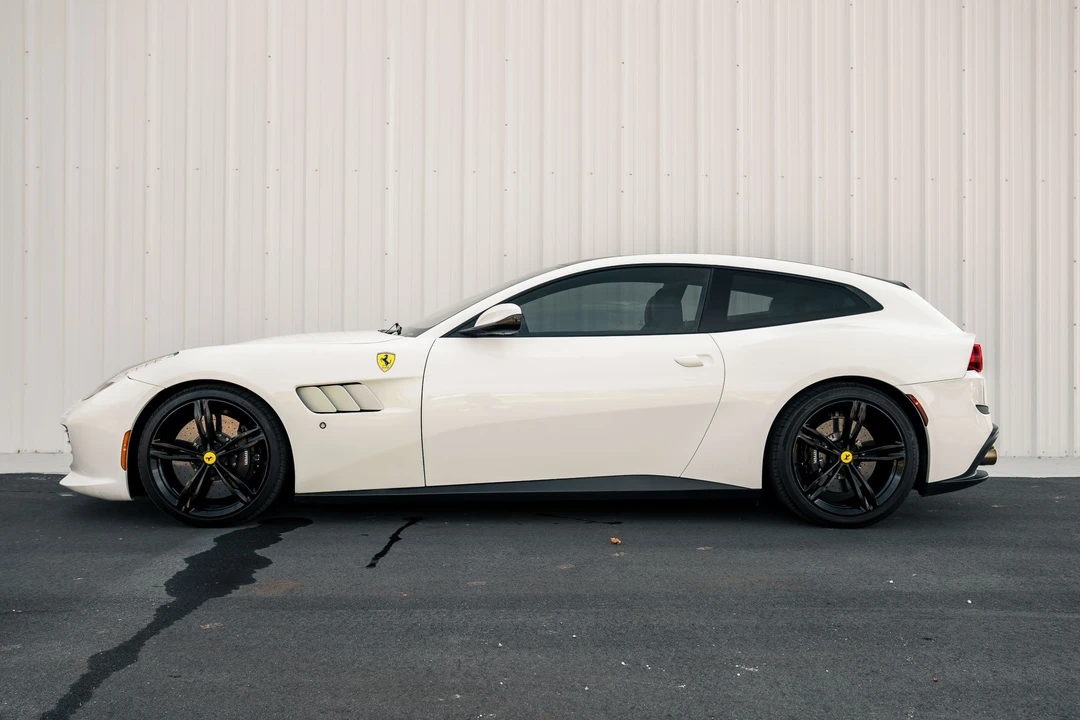 2017 Ferrari GTC4Lusso - Image 18 of 31