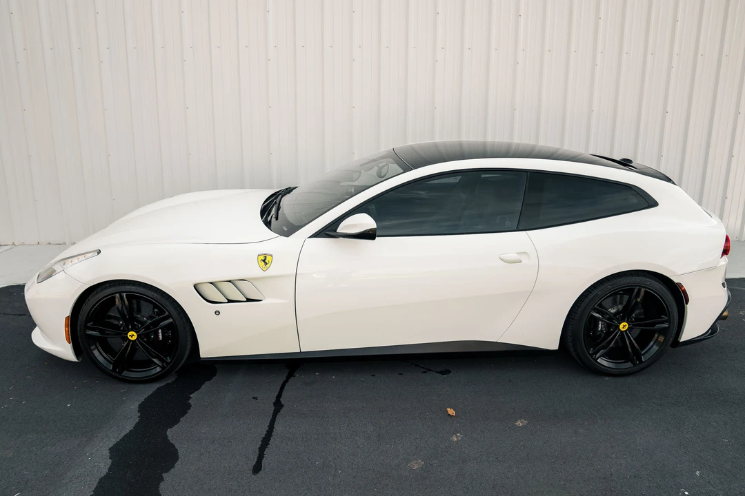 2017 Ferrari GTC4Lusso - Image 17 of 31