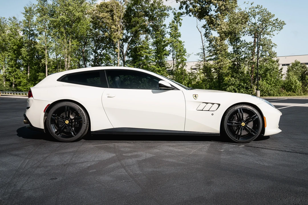 2017 Ferrari GTC4Lusso - Image 7 of 31