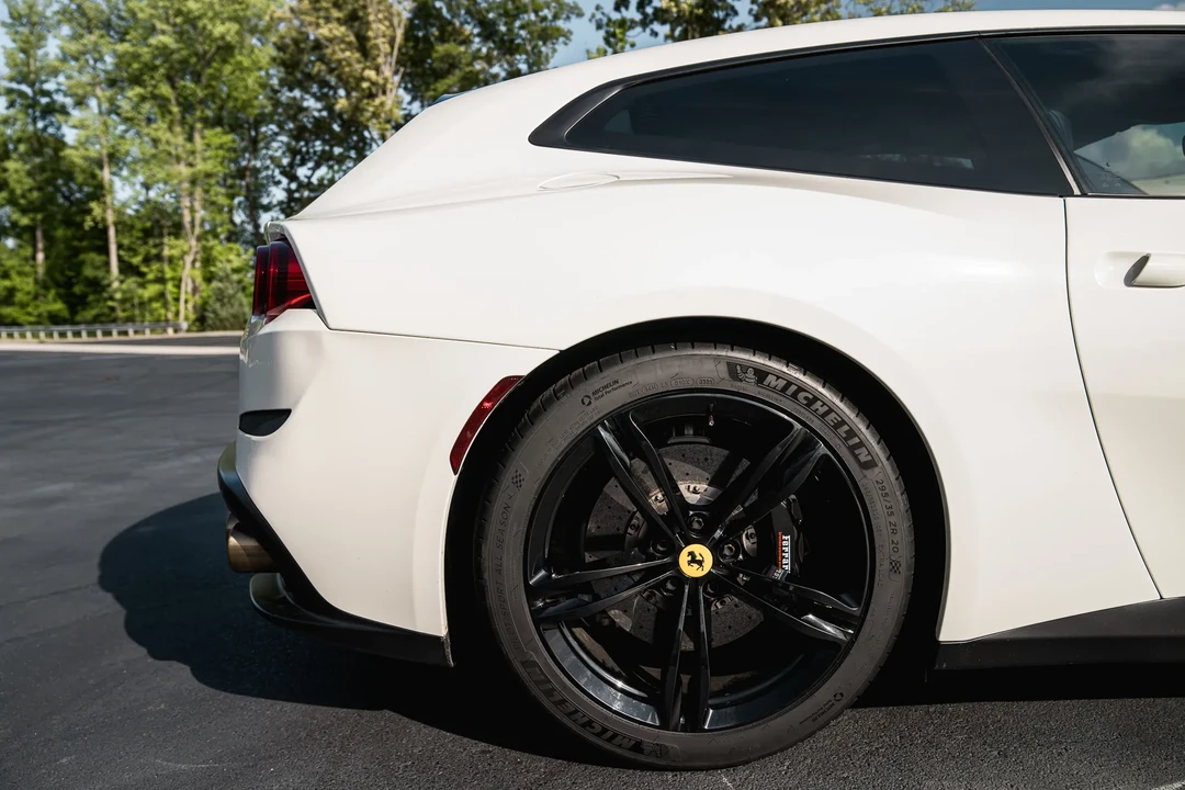 2017 Ferrari GTC4Lusso - Image 18 of 31