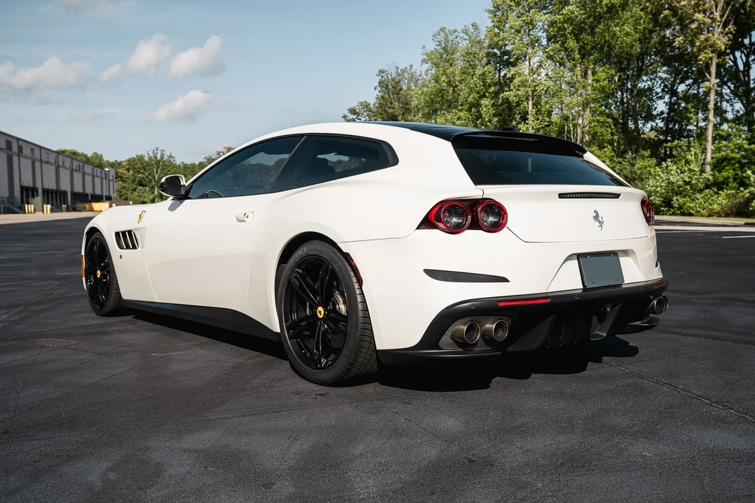 2017 Ferrari GTC4Lusso - Image 12 of 31